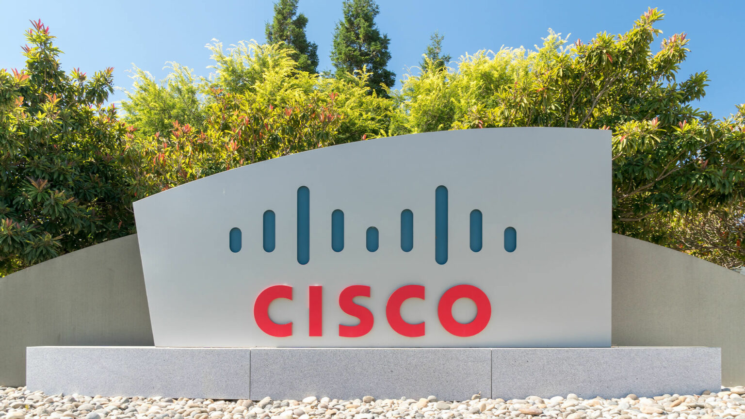 CSCO Earnings Report Confronts Tech Spending Slowdown